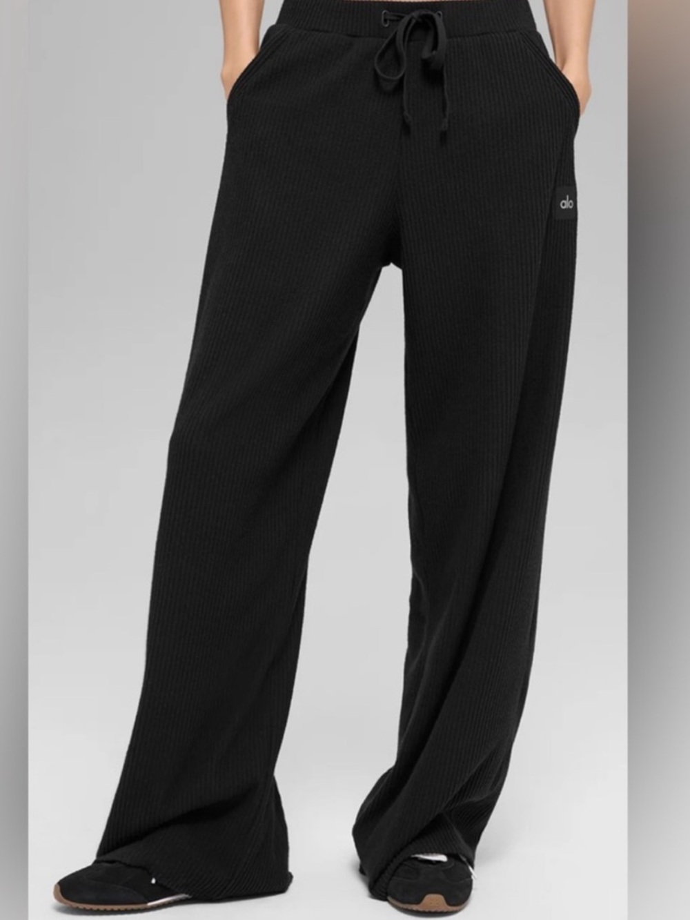 NWT ALO Yoga Black Wide-Leg Muse Pants